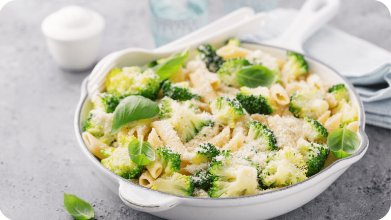 Penne ao Molho de Brócolis e Queijo