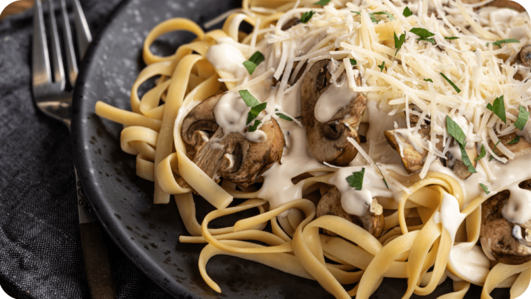 Talharim ao molho de funghi