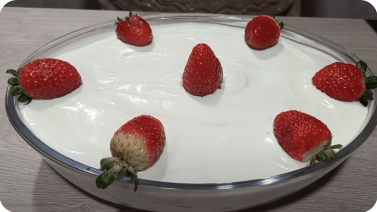 Pavê de Bolacha com Nata