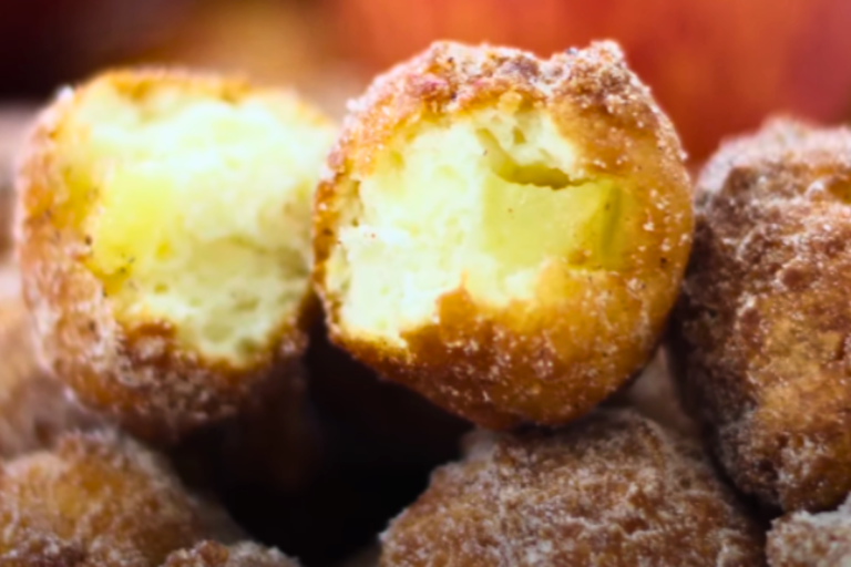 Bolinho de Chuva de Maçã