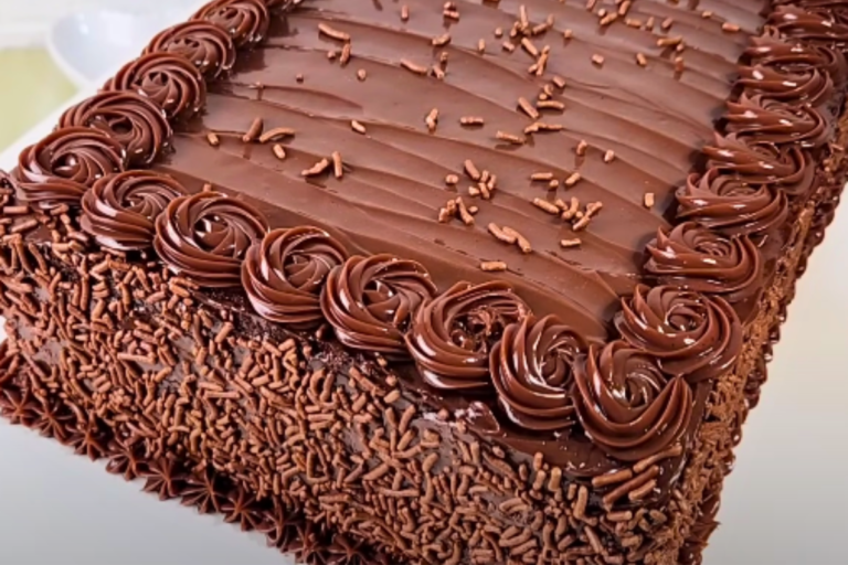 Bolo de Aniversário de Brigadeiro Cremoso