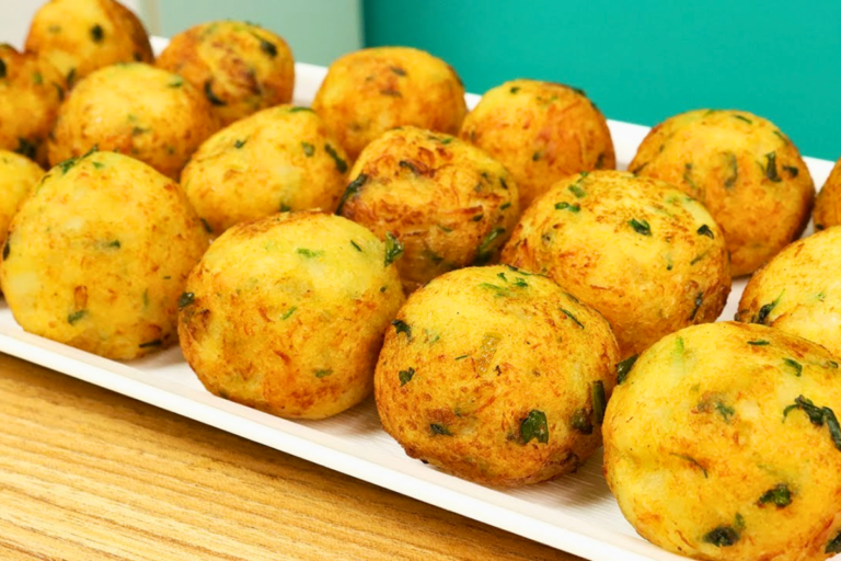 Bolinho de Batata com Frango