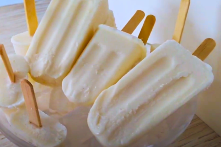 Picolé cremoso de coco