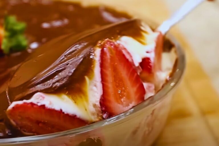 Bombom de Morango na Travessa