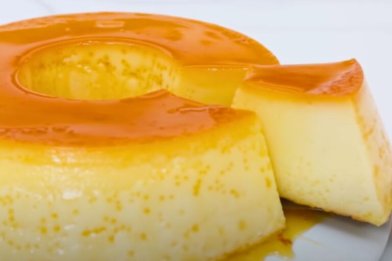 Pudim de Leite Condensado com Furinhos