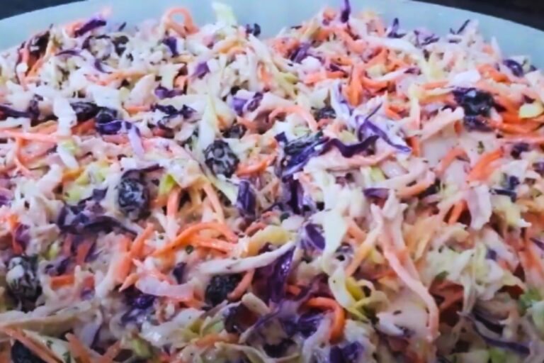 Salada Tropical de Repolho